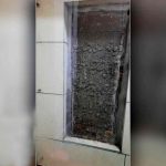 شهرداری همدان یک کتیبه تاریخی را در دستشویی بین‌راهی جانمایی کرد